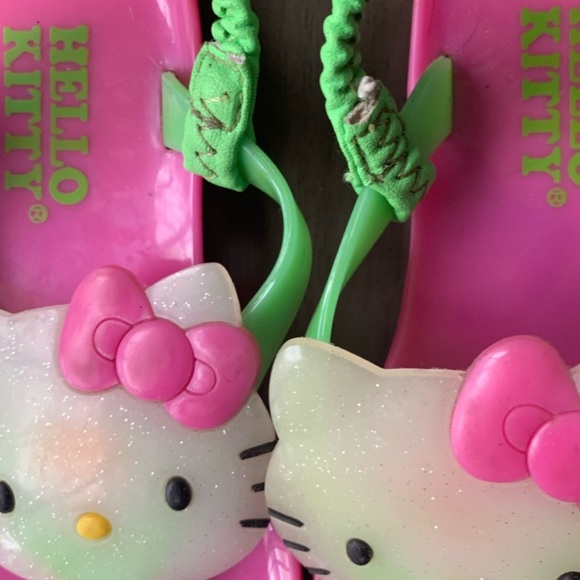 Adorable Hello Kitty toddler sandals size 5/6 Limited Edition Perfect for Summer - Picture 4 of 6